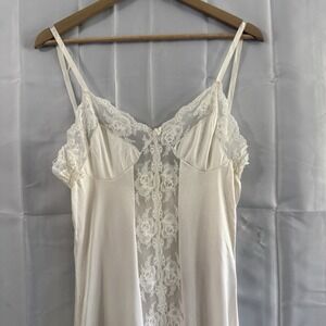 Vintage Undercover Wear L Ivory Long Sexy Nightgown Bridal Peekaboo Lingerie‎